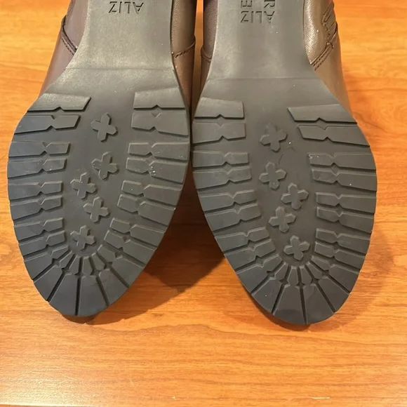 Naturalizer Leather Ankle Boots - Picture 8 of 12